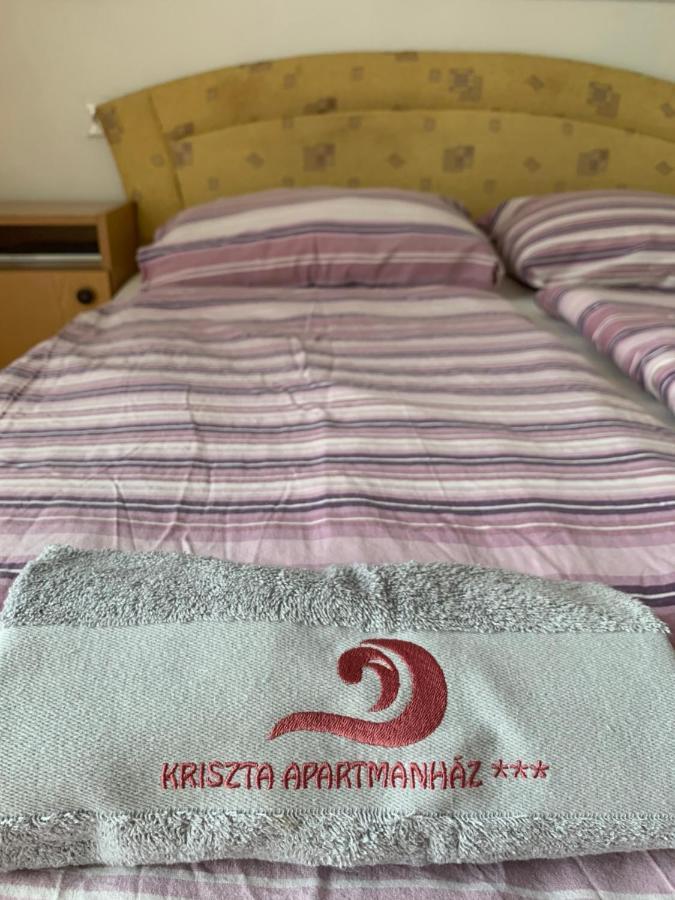 Kriszta Apartmanhaz Apartment Balatonlelle Exterior photo